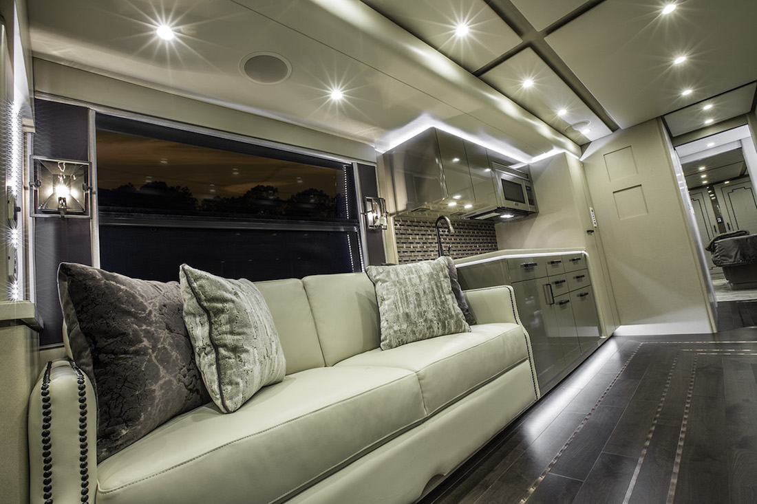 2015 Prevost Featherlite H3-45 For Sale