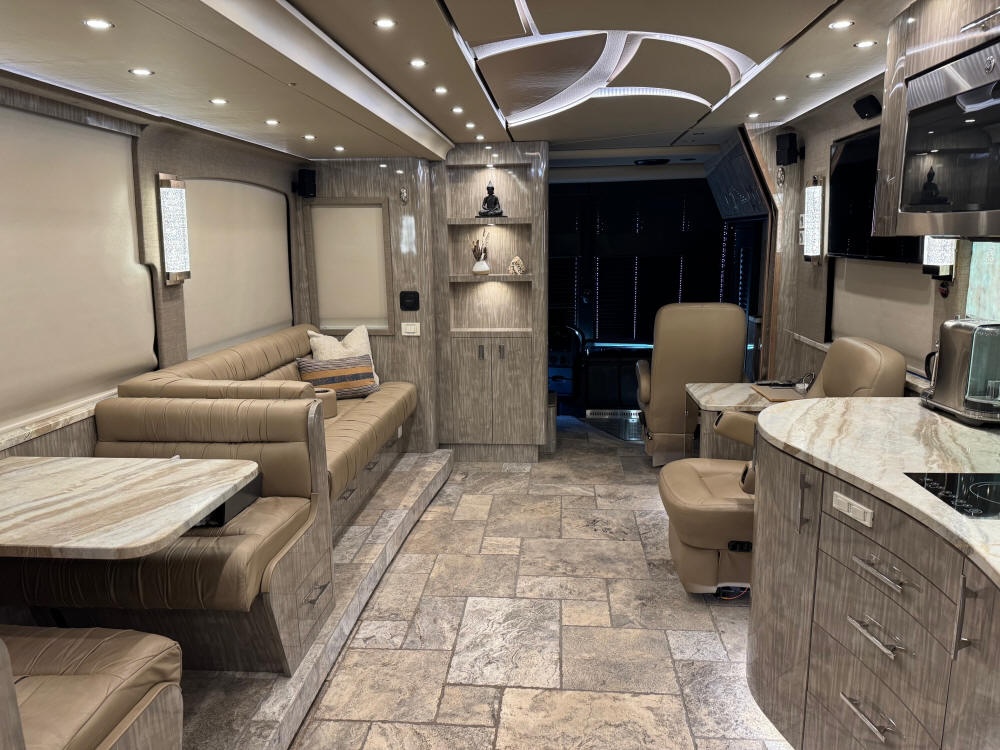 2015 Prevost Florida Coach X3 For Sale