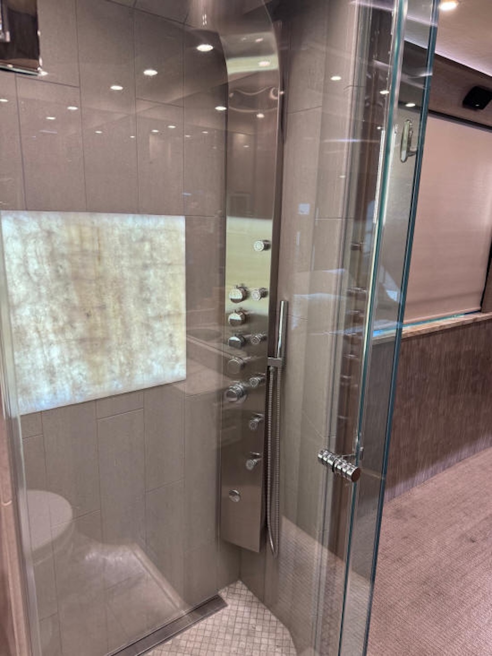 2015 Prevost Florida Coach X3 For Sale