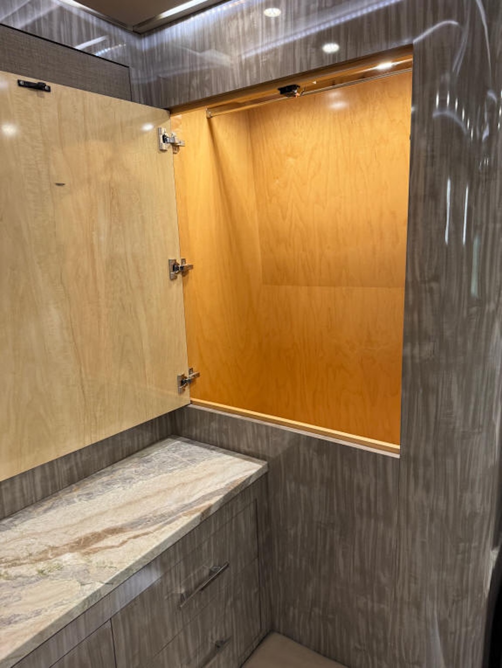 2015 Prevost Florida Coach X3 For Sale