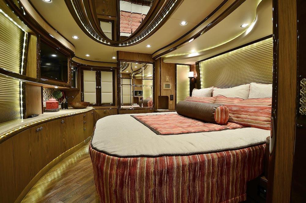 2015 Prevost Liberty H3-45 For Sale