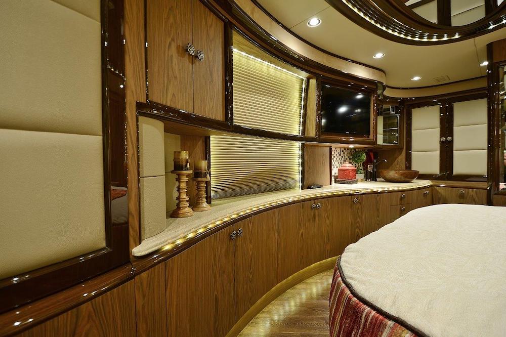 2015 Prevost Liberty H3-45 For Sale