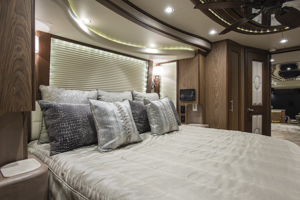 2015 Prevost Liberty H3-45 For Sale