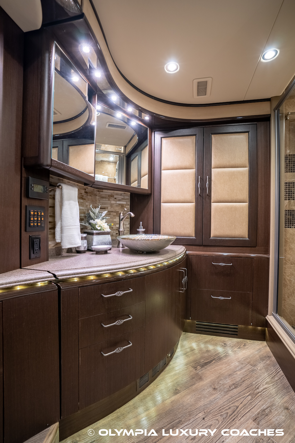 2015 Prevost Liberty H3-45 For Sale