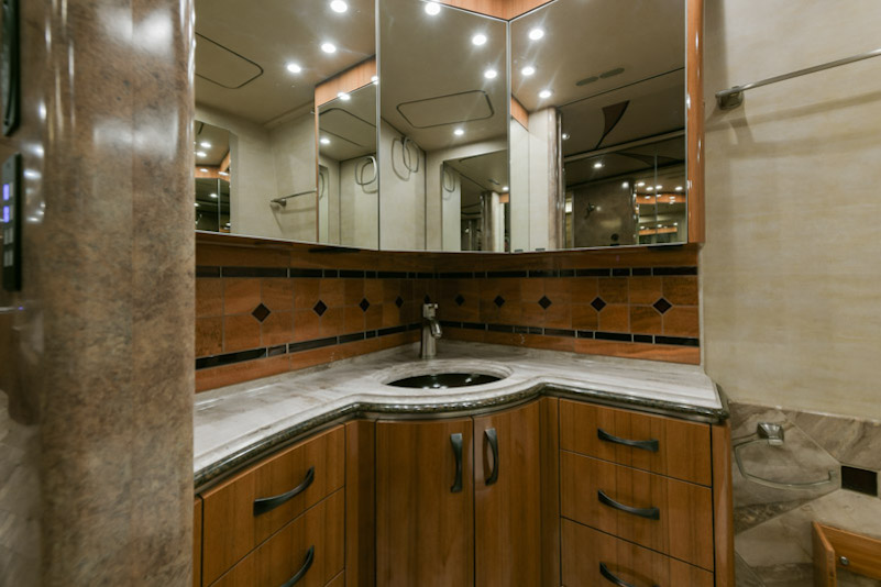 2015 Prevost Marathon H3-45 For Sale