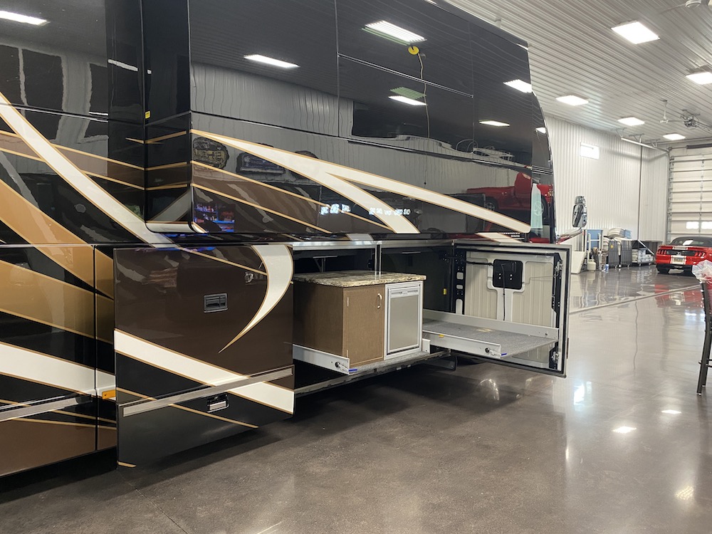 2015 Prevost Millennium H3-45 For Sale