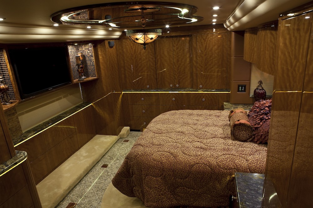 2016 Prevost Millennium H3-45 For Sale