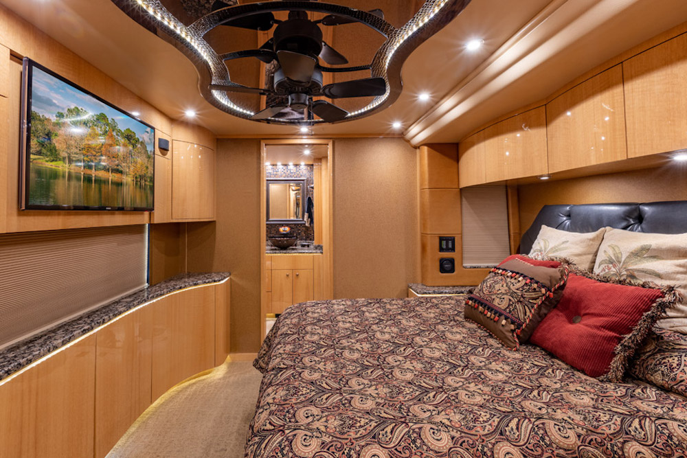 2015 Prevost Millennium H3-45 For Sale