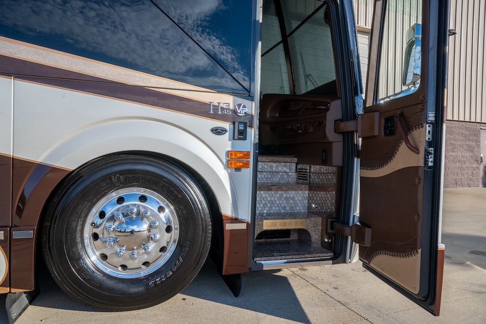 2015 Prevost Millennium H3-45 For Sale