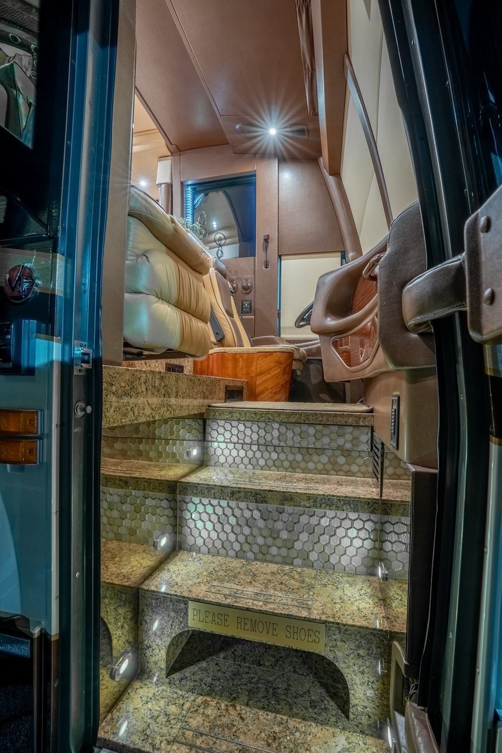 2015 Prevost Millennium H3-45 For Sale