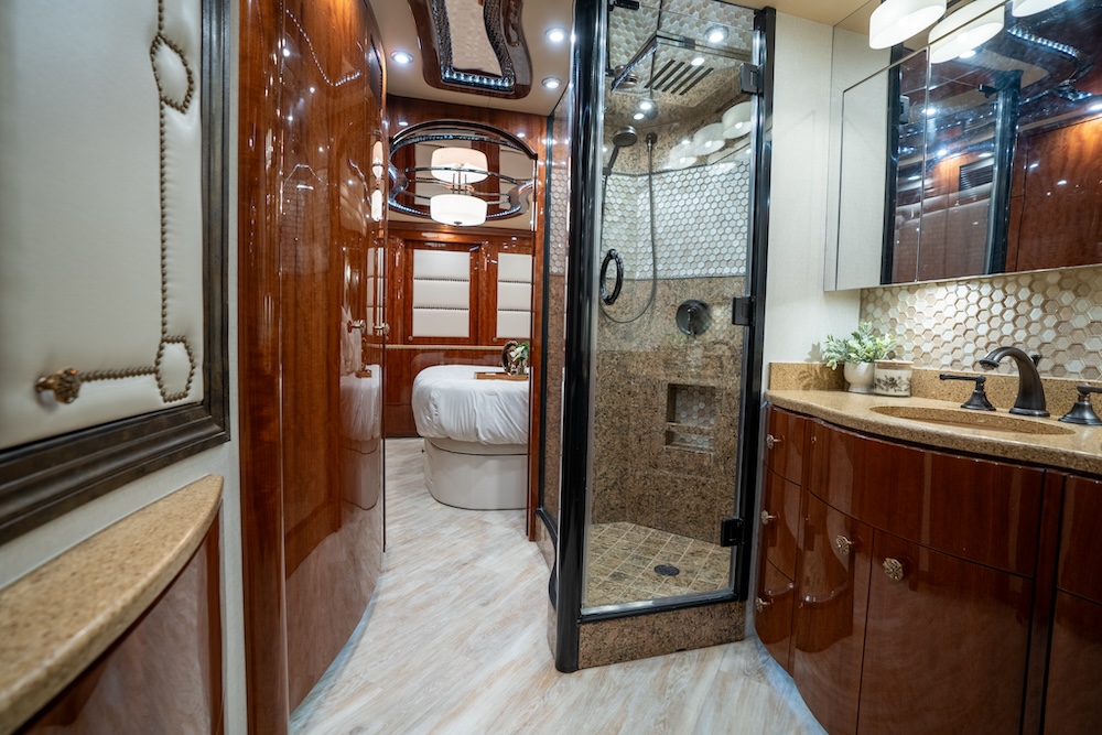 2015 Prevost Millennium H3-45 For Sale