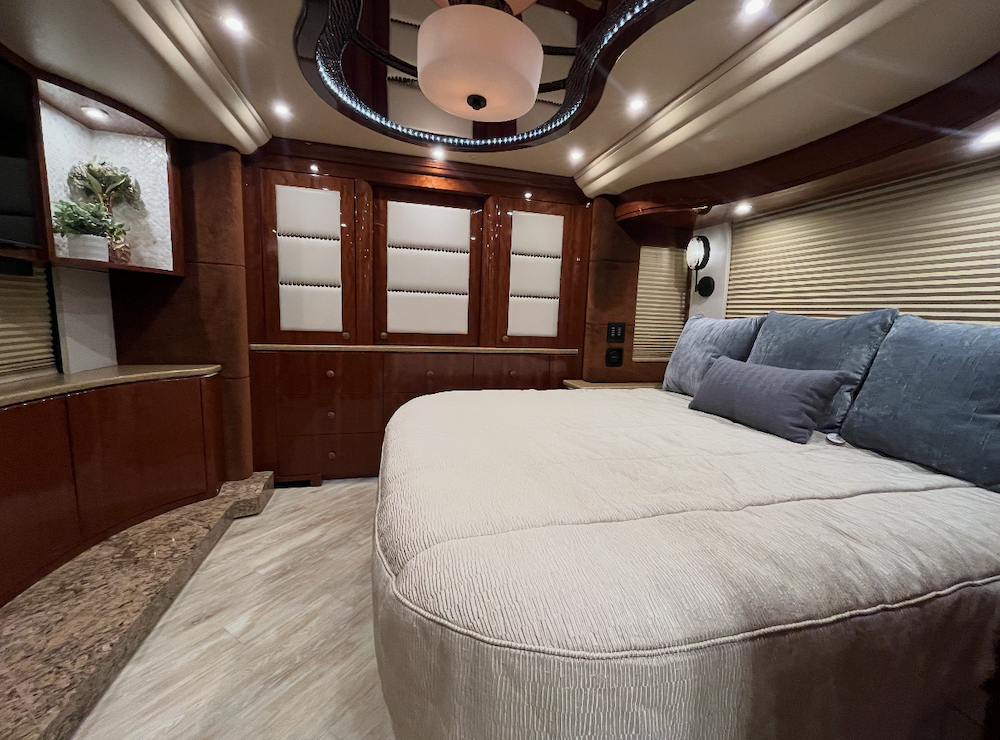 2015 Prevost Millennium H3-45 For Sale