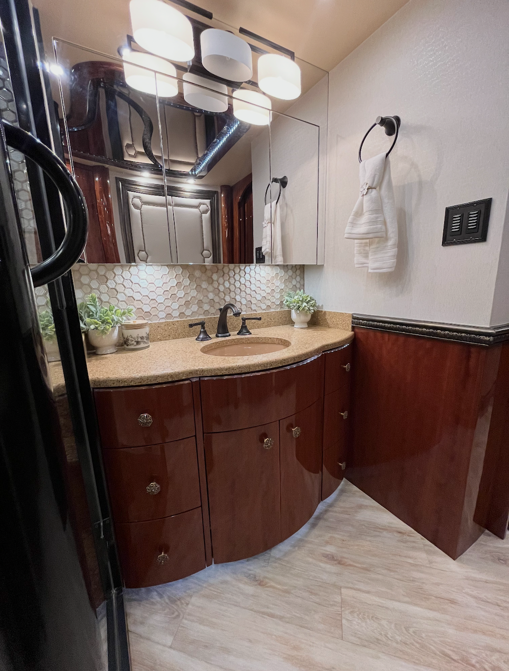 2015 Prevost Millennium H3-45 For Sale