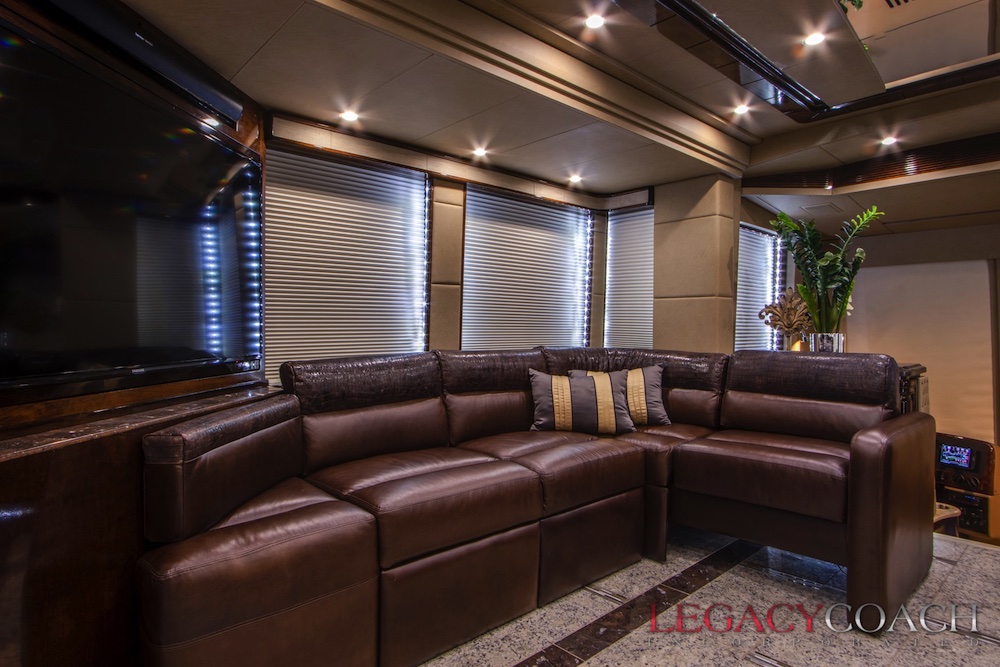 2015 Prevost Outlaw H3-45 For Sale