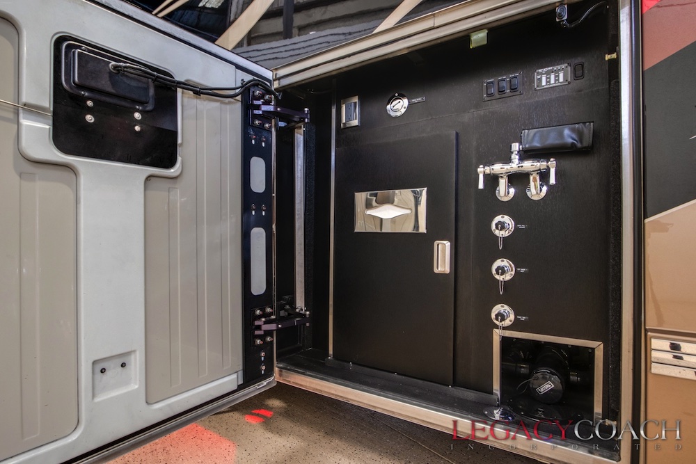 2015 Prevost Outlaw H3-45 For Sale