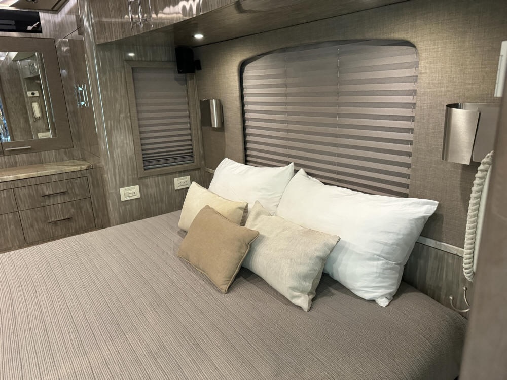 2015 Prevost  XLII For Sale