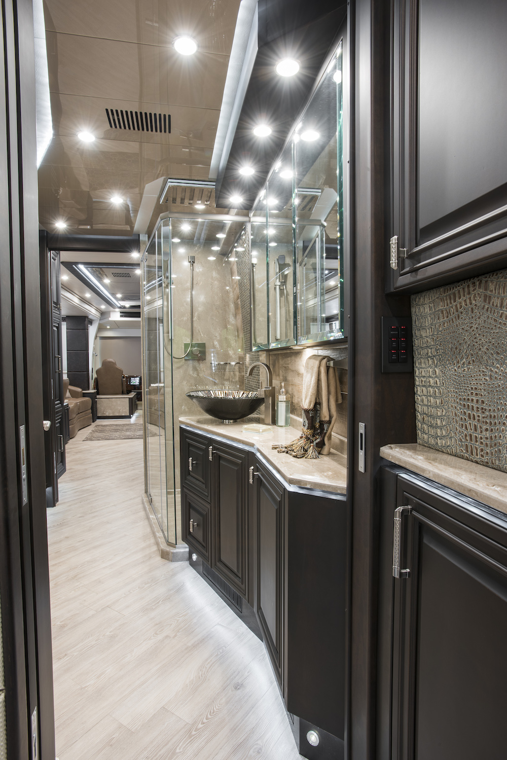 2016 Prevost Emerald X3 For Sale