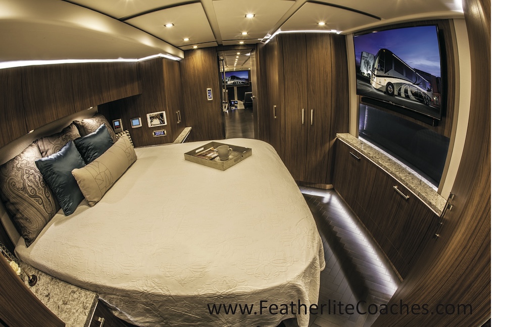 2016 Prevost Featherlite H3-45 For Sale