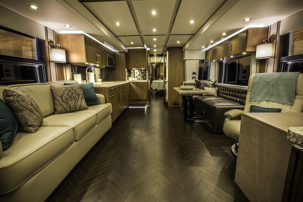 2016 Prevost Featherlite H3-45 For Sale