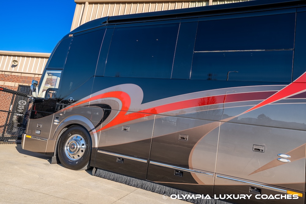 2016 Prevost Featherlite  H3-45 For Sale