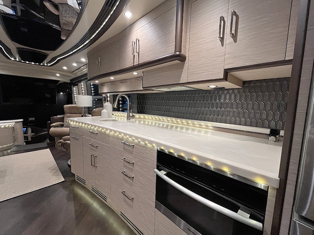 2016 Prevost Liberty H3-45 For Sale