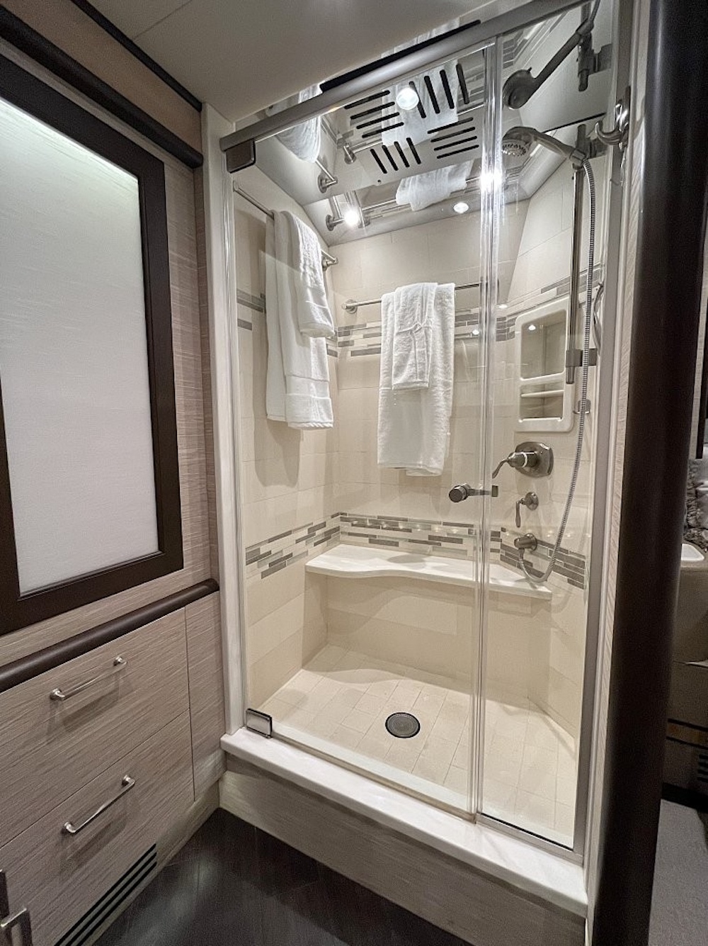 2016 Prevost Liberty H3-45 For Sale