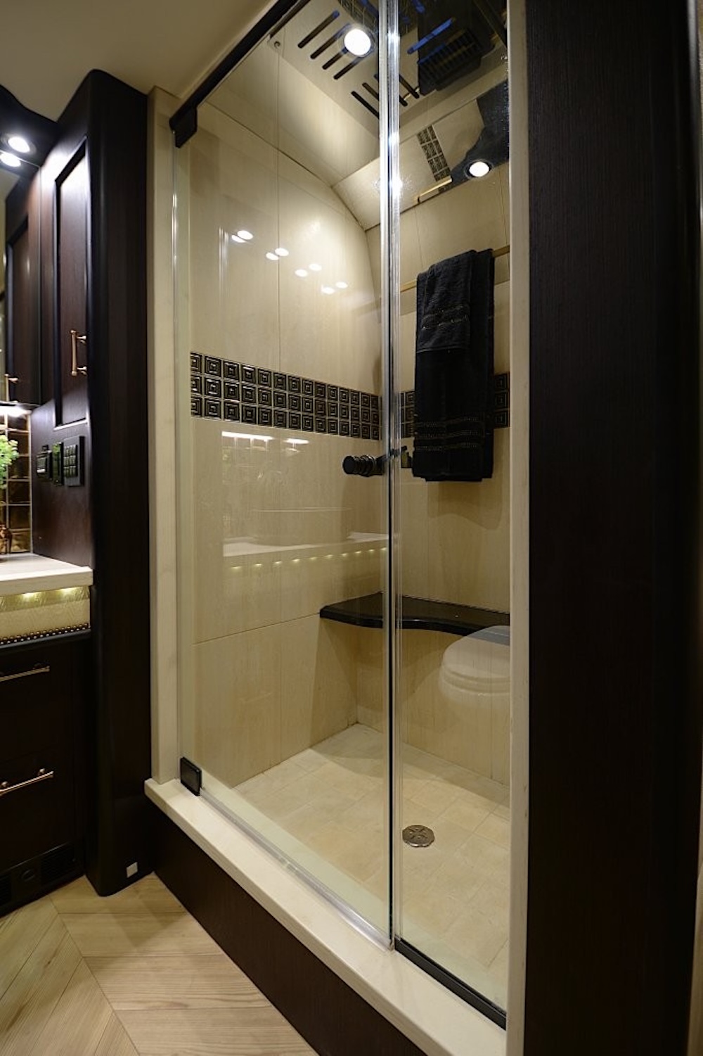 2016 Prevost Liberty H3-45 For Sale