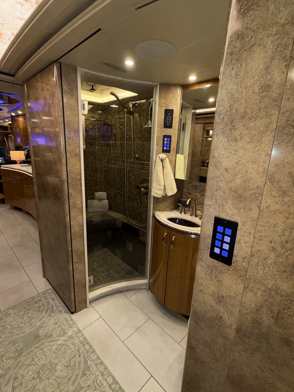 2016 Prevost Marathon H3-45 For Sale