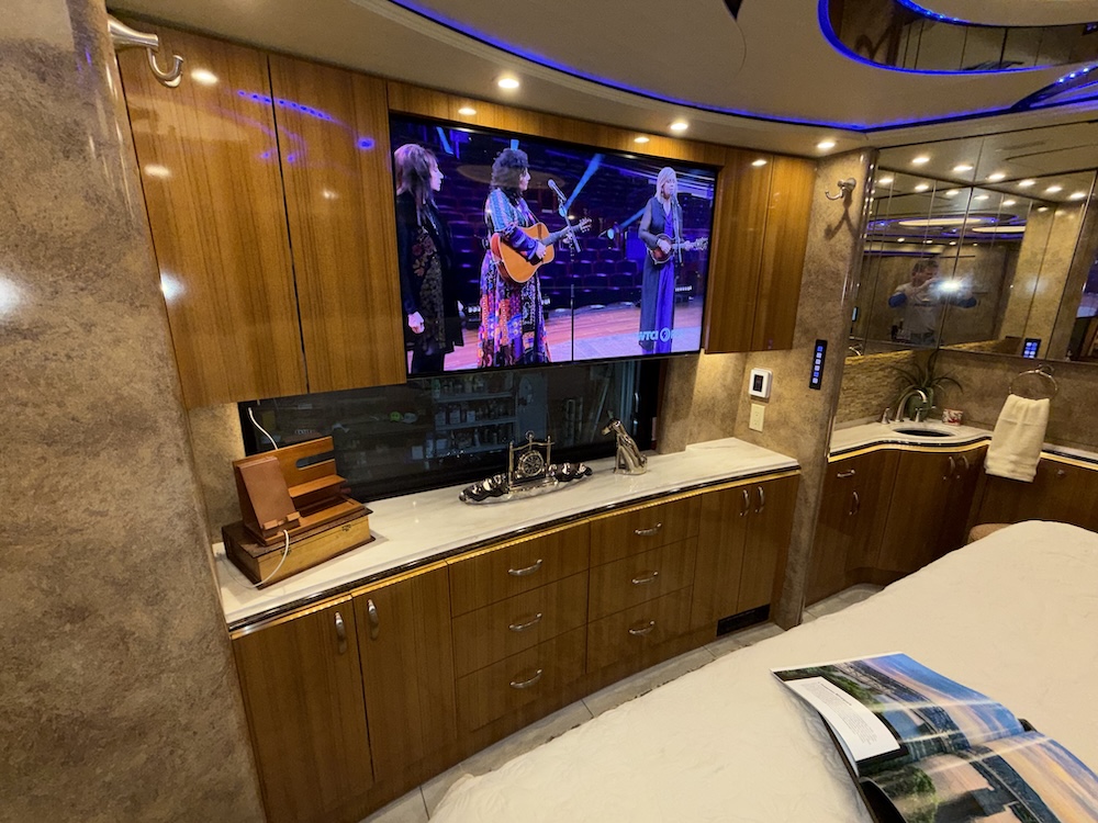2016 Prevost Marathon H3-45 For Sale