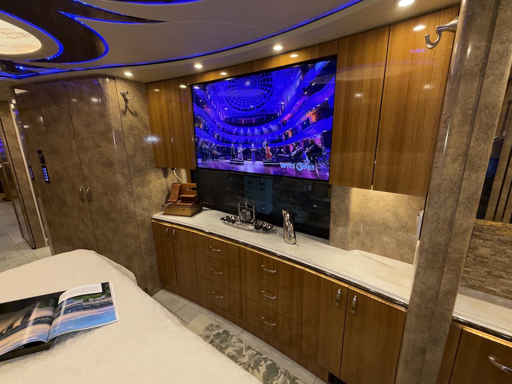 2016 Prevost Marathon H3-45 For Sale