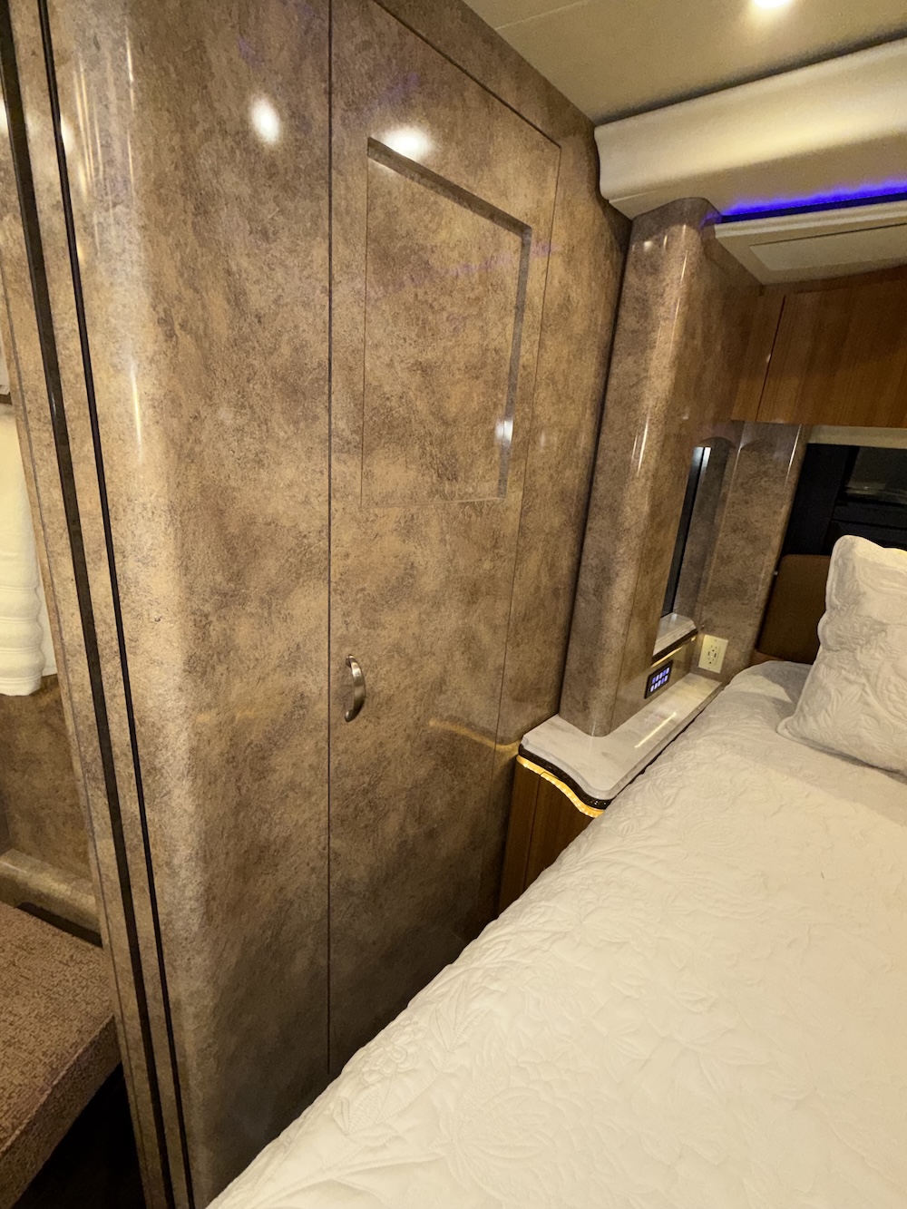 2016 Prevost Marathon H3-45 For Sale