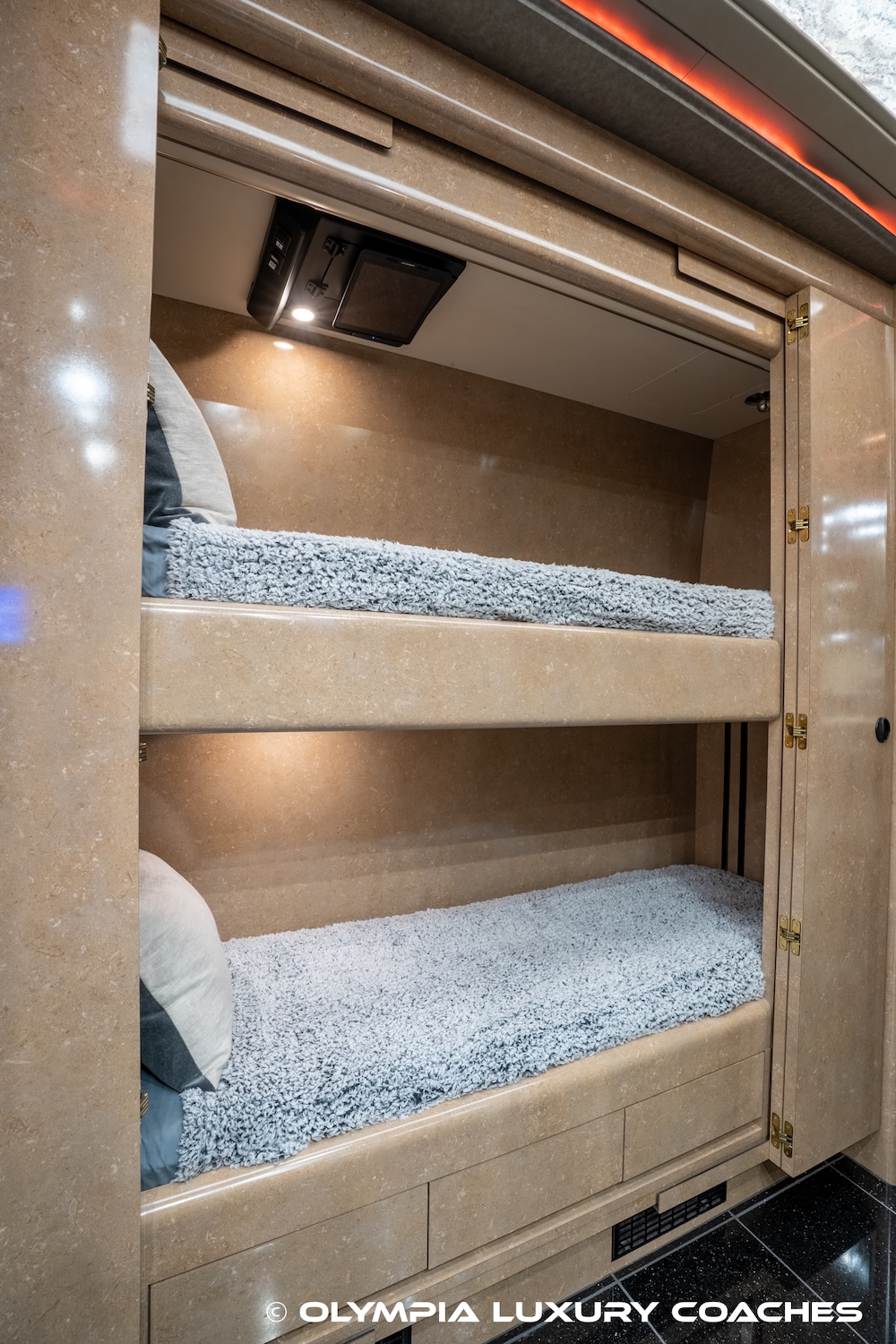 2016 Prevost Marathon H3-45 For Sale