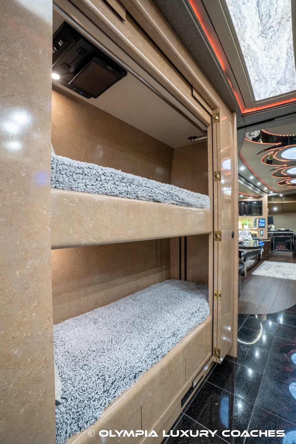 2016 Prevost Marathon H3-45 For Sale