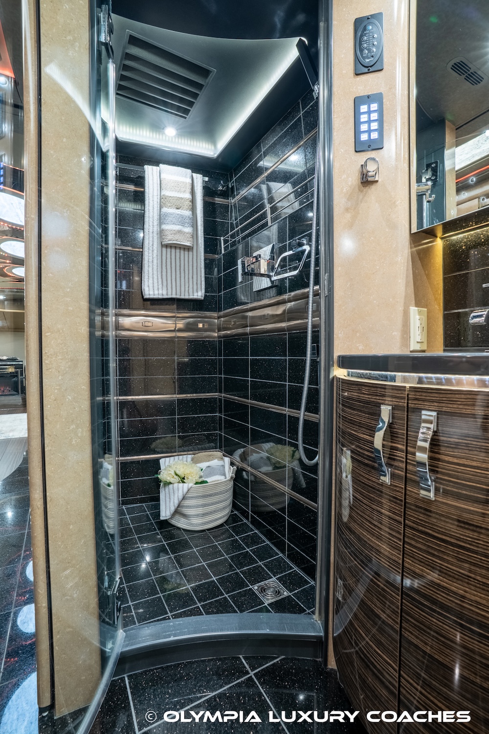2016 Prevost Marathon H3-45 For Sale