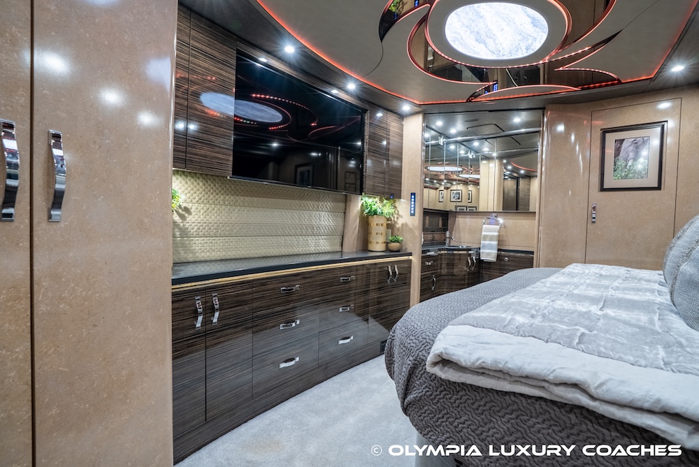2016 Prevost Marathon H3-45 For Sale