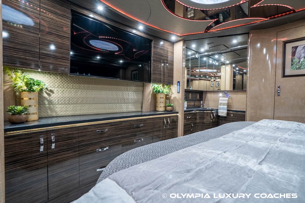 2016 Prevost Marathon H3-45 For Sale