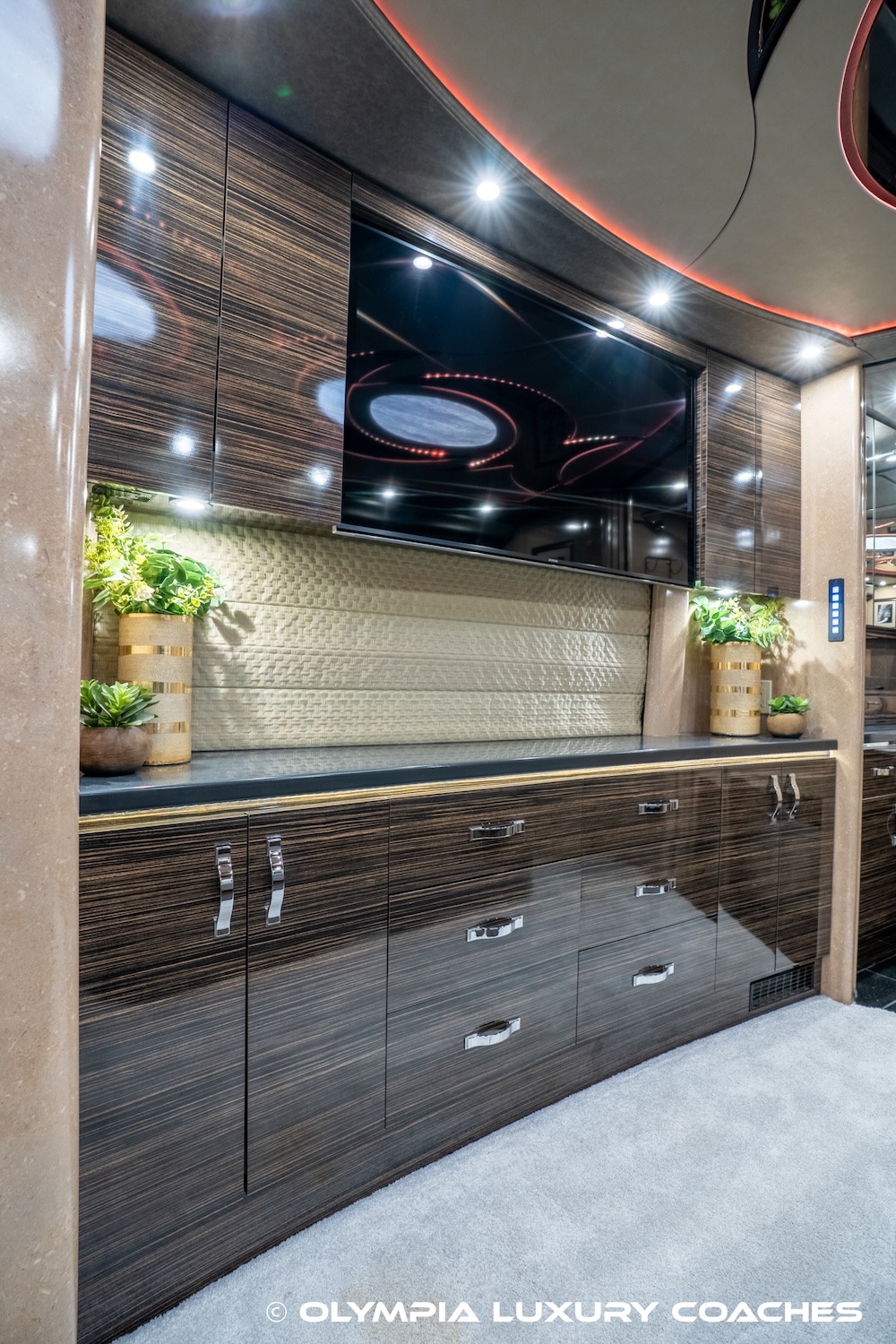 2016 Prevost Marathon H3-45 For Sale