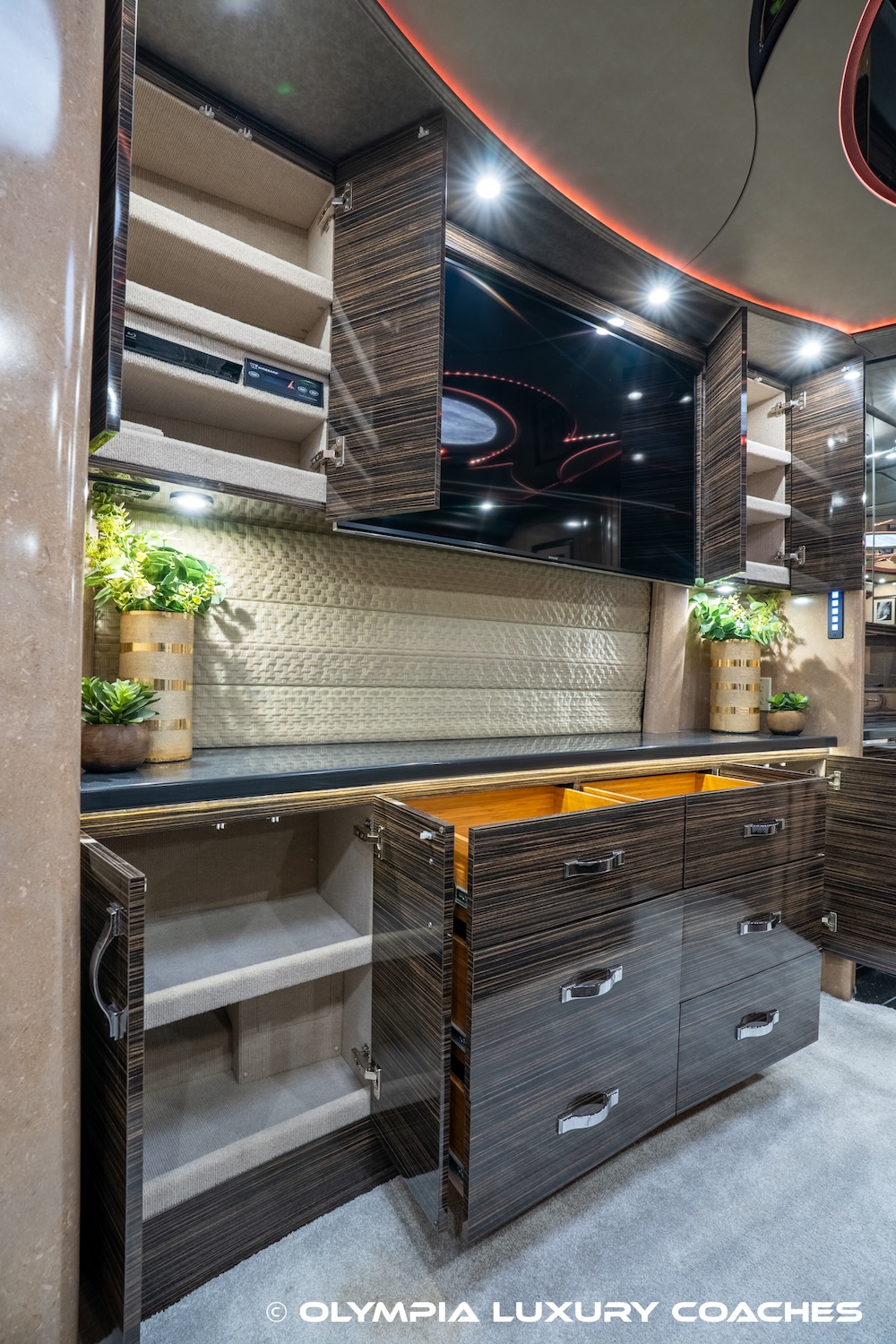 2016 Prevost Marathon H3-45 For Sale