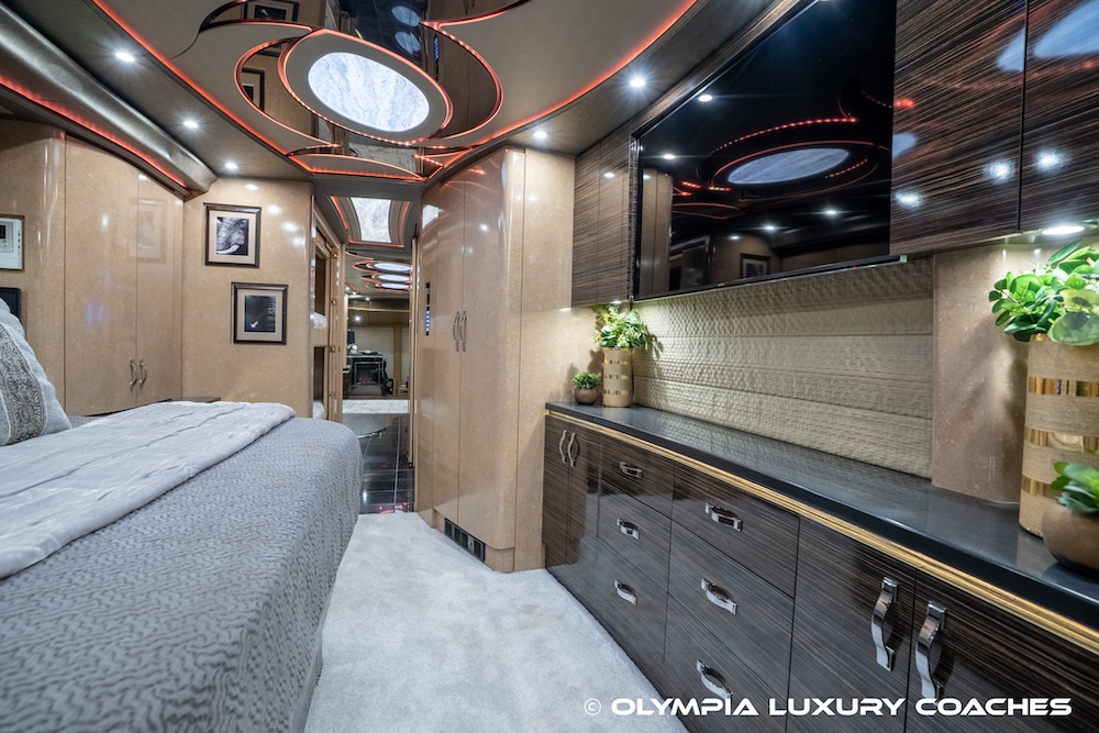 2016 Prevost Marathon H3-45 For Sale