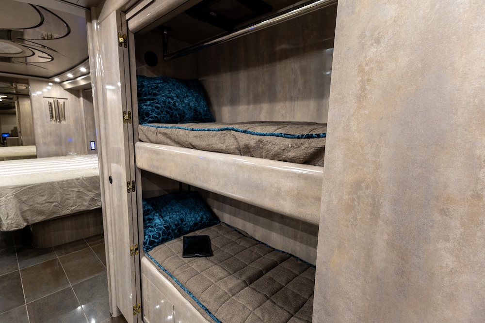 2016 Prevost Marathon X3 For Sale