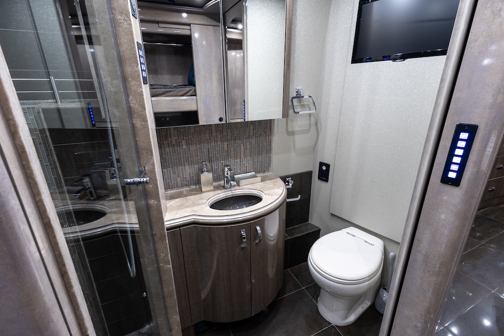 2016 Prevost Marathon X3 For Sale
