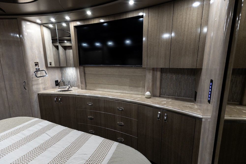 2016 Prevost Marathon X3 For Sale