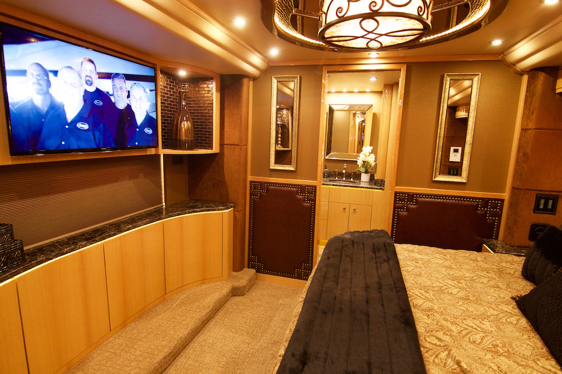 2016 Prevost Millennium H3-45 For Sale