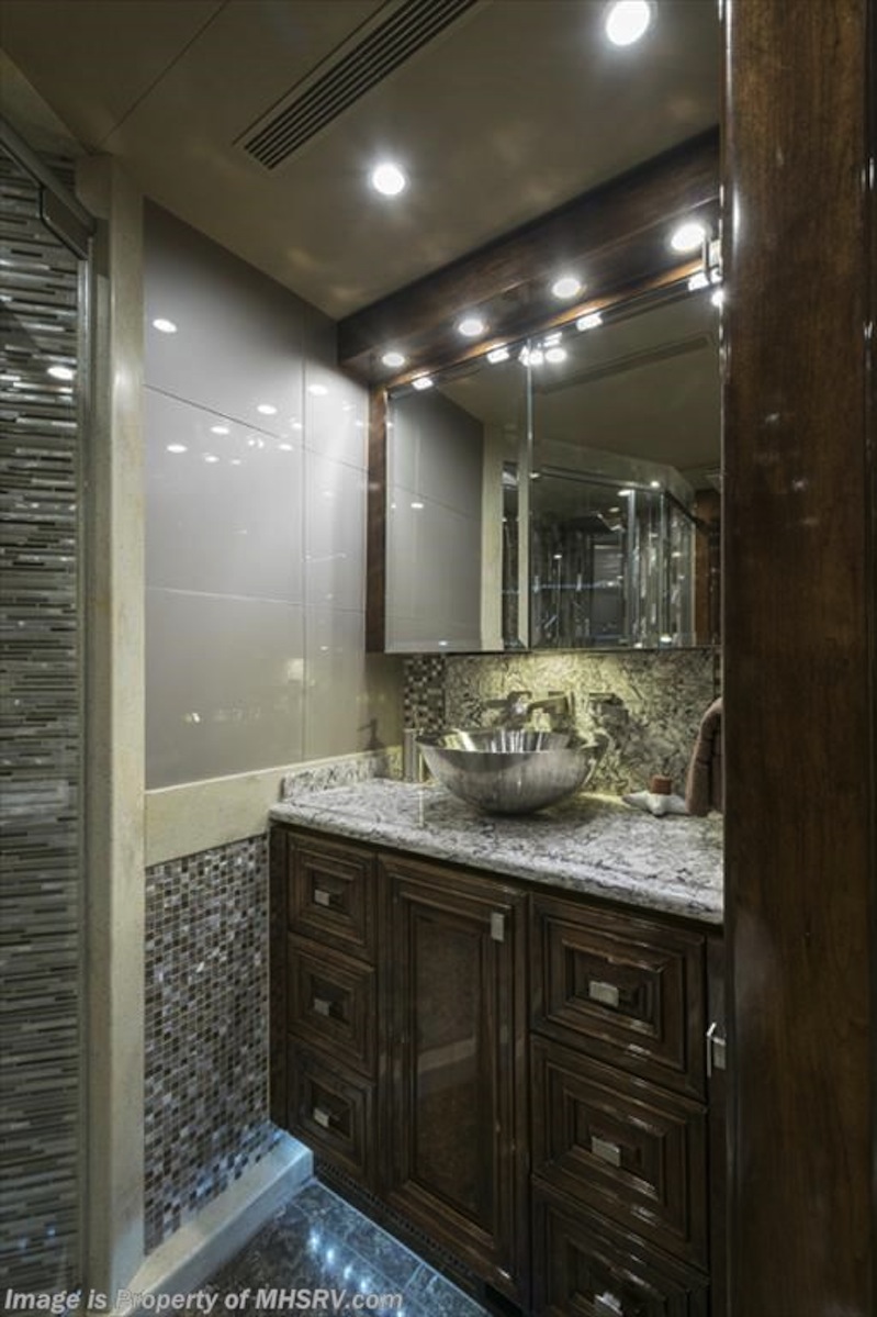 2016 Prevost Outlaw H3-45 For Sale