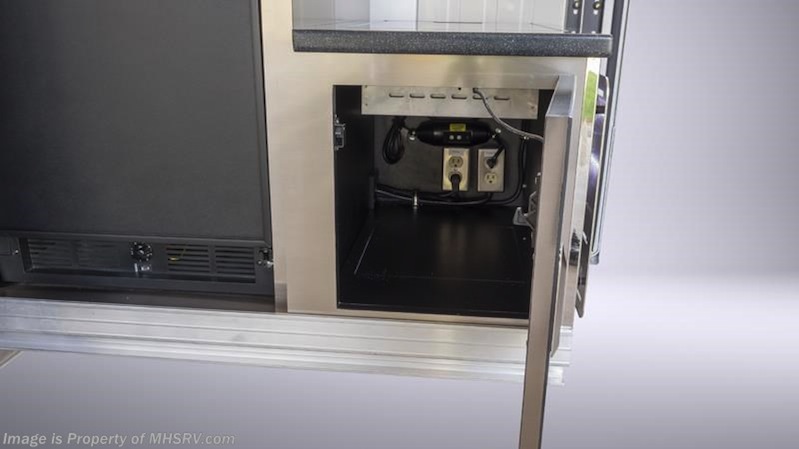 2016 Prevost Outlaw H3-45 For Sale