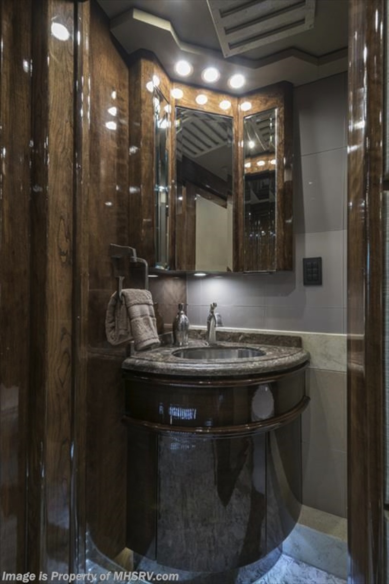 2016 Prevost Outlaw H3-45 For Sale