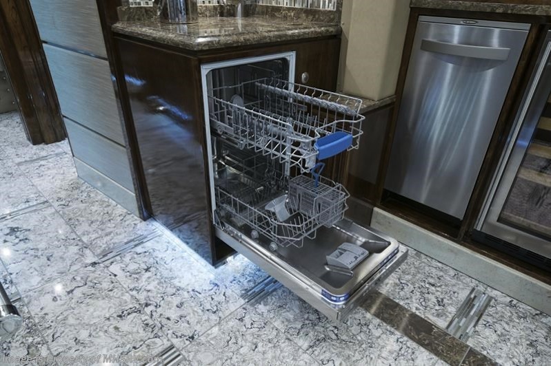 2016 Prevost Outlaw H3-45 For Sale