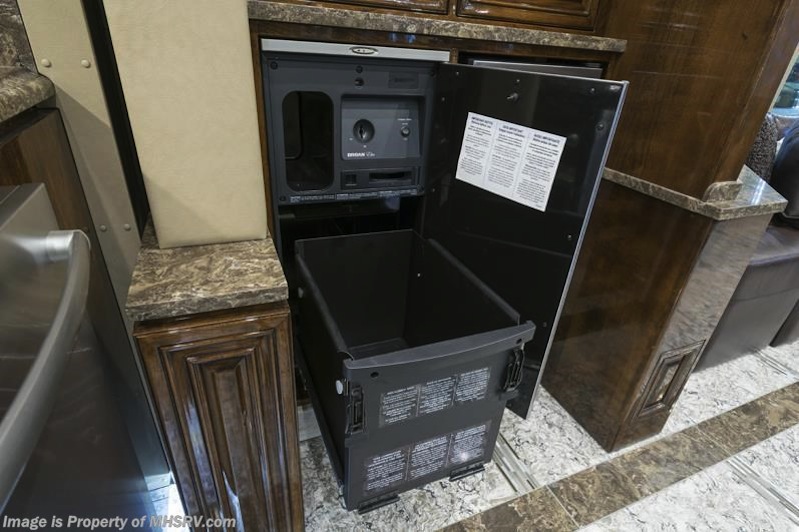 2016 Prevost Outlaw H3-45 For Sale