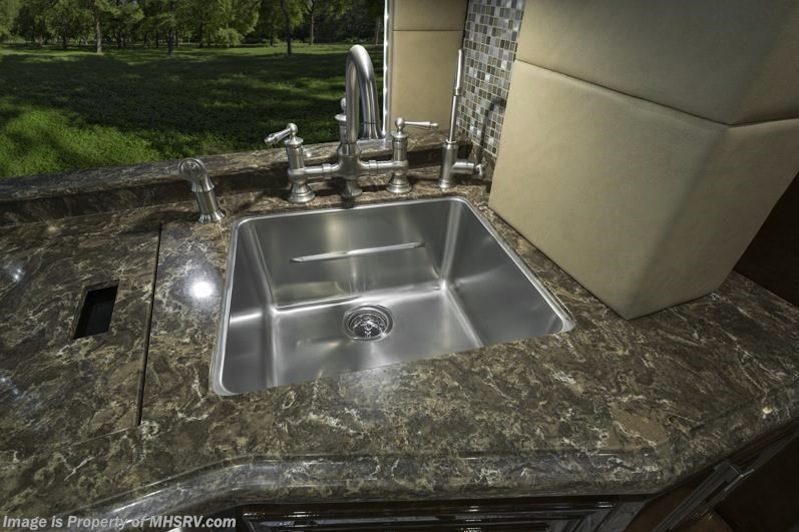 2016 Prevost Outlaw H3-45 For Sale