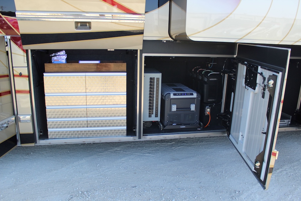 2016 Prevost Outlaw H3-45 For Sale